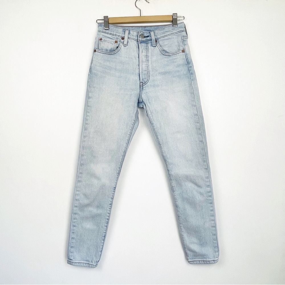 Levi's 501 premium big E quality high rise Jean light blue wash 25